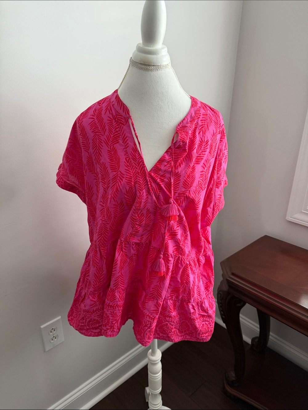 Vineyard Vines Bright Pink Printed V-Neck Women's Top